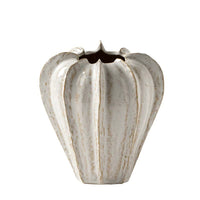 Charming White Ceramic Vase – Stylish Home Decor Accent for Flowers and Decorative Arrangements